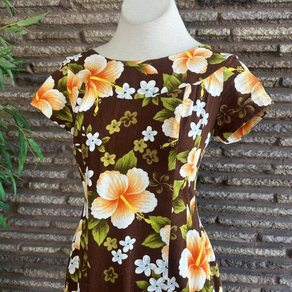 Ui- Maikai Vintage 60s Hawaiian Hibiscus Floral Barkcloth Tiki Dress Draped Back - Picture 4 of 10
